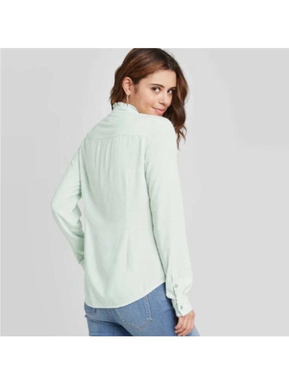 Universal Thread's Light Green Ruffle button up 2x Euc - Picture 2 of 10